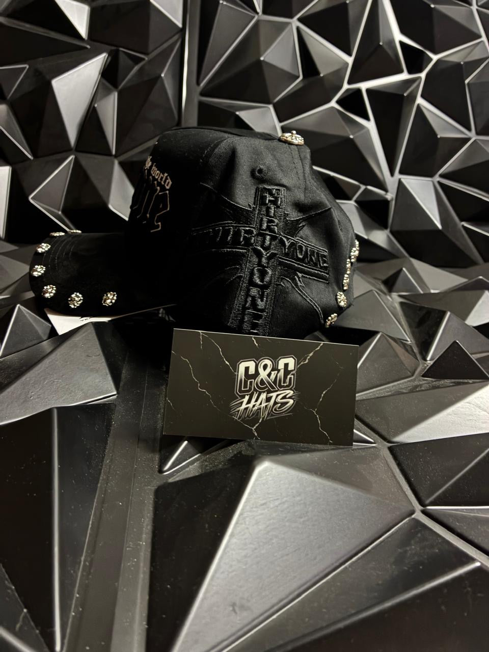 31 HATS - ANIVERSARIO VS THE WORLD