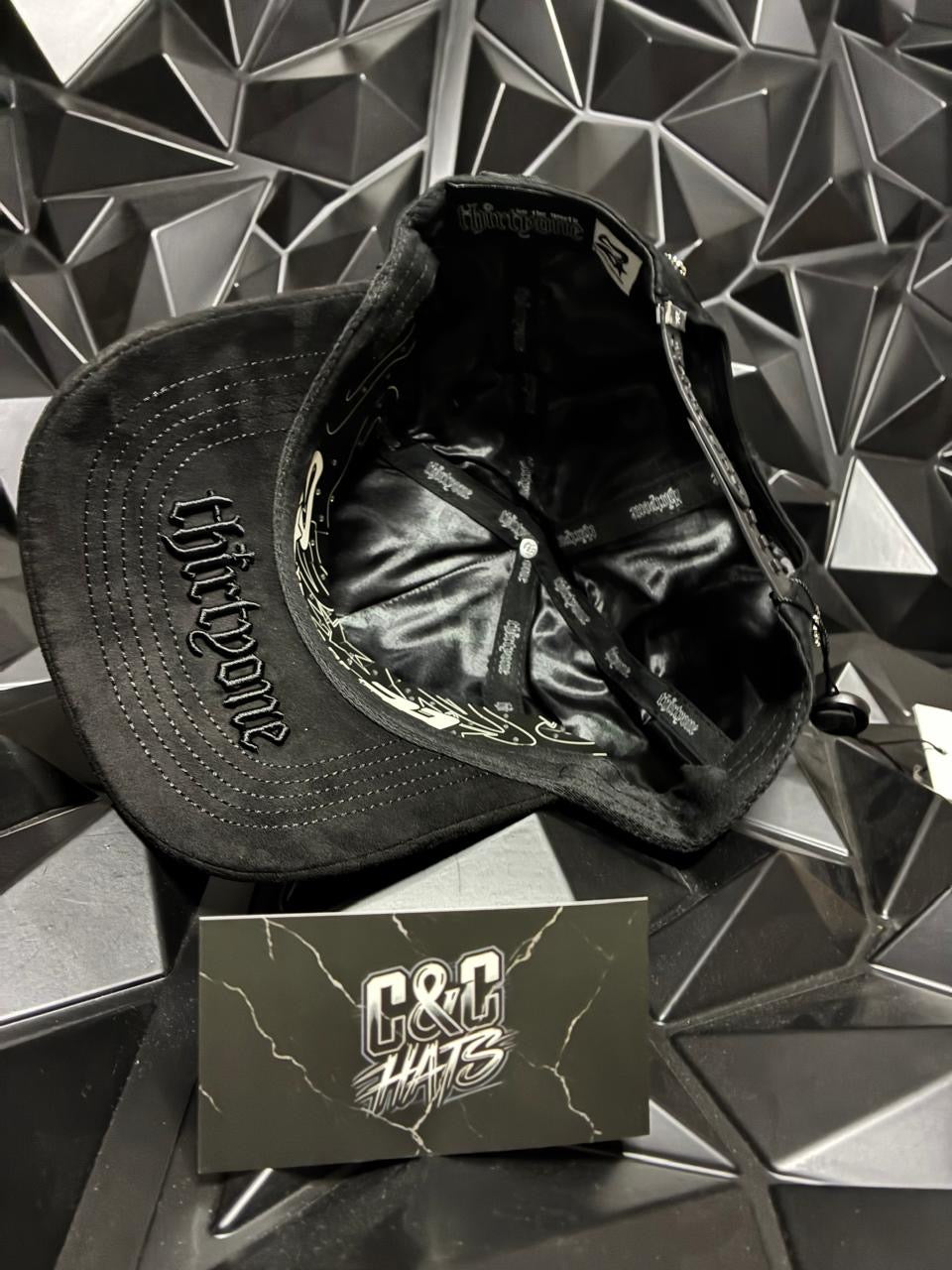 31 HATS - ANIVERSARIO VS THE WORLD